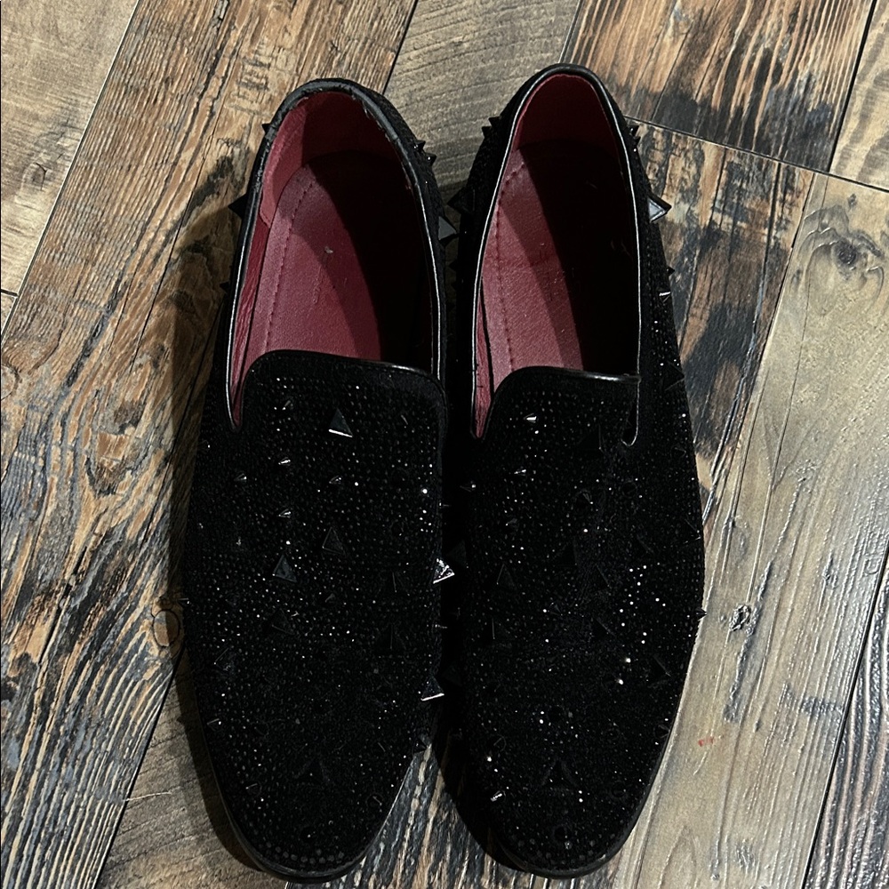Elegant Black Men's Loafers with Stud Accents